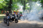 Und wer muss wieder Qualm machen ? Der H..... ! Und wer muss wieder Qualm machen ? Der H..... !